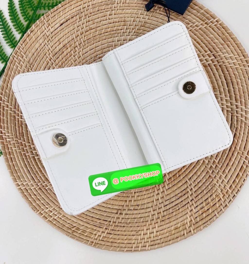 LYN แท้ Outlet กระเป๋าสตางค์ใบกลาง เปิดปิดด้วยกระดุมแม่เหล็ก