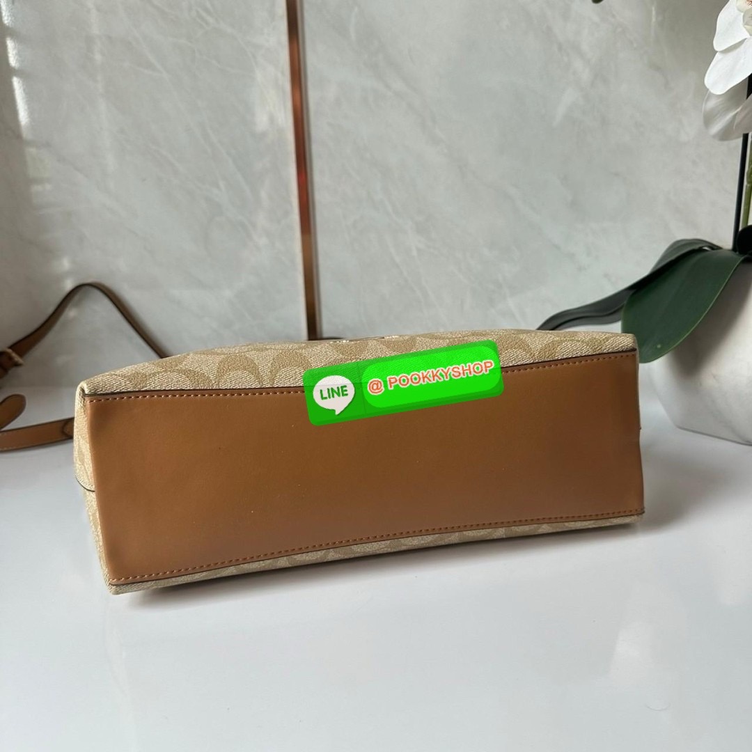 Coach Laurel Shoulder Bag Black CR148 🔖กระเป๋าสะพายข้าง/ไหล่ ทรง hobo สวยทันสมัยไม่มีเอาท์ 🔖วัสดุ : pebble leather 🔖เปิด - ปิด แบบซิปบน ภายในช่องโล่งกว้าง มีช่องรับแยกสองช่องมีซิปหนึ่งช่อง จุของได้เยอะ