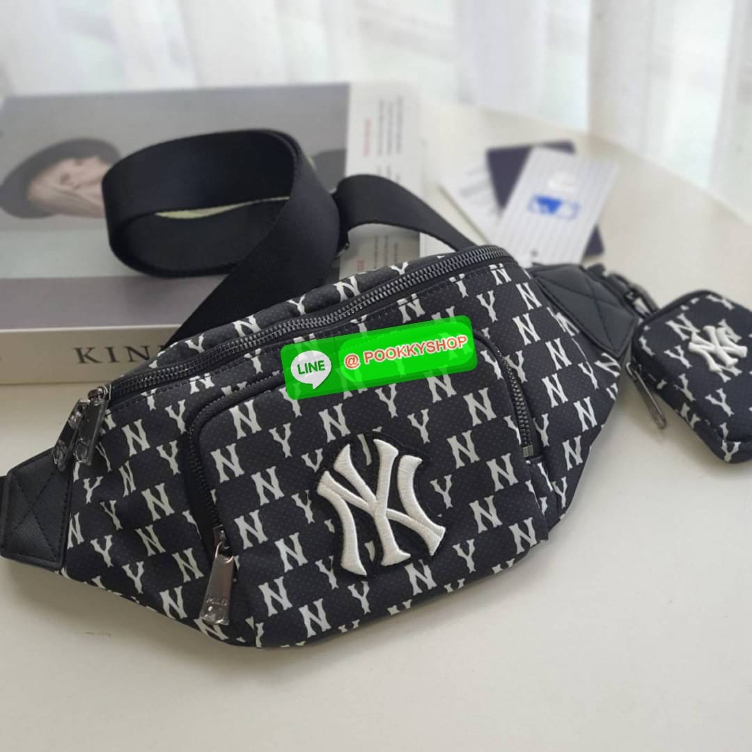 New collection!!! MLB MONOGRAM HIP SACK NEW YORK YANKEES กระเป๋าทรงคาดอก คาดเอว สะพายไหล่ จากแบรนด์ดัง MLB เป็นรุ่นยอดฮิต อีกคอลเลคชั่นที่ขายดี วัสดุ ผ้า NYLON กันน้ำ ด้านหน้าปักโลโก้แบรนด์ อะไหล่แบรนด์ ด้านใน มีช่องซิปแยก 1 ช่อง และ ช่องหลักใหญ่ 1 ช่อง ม