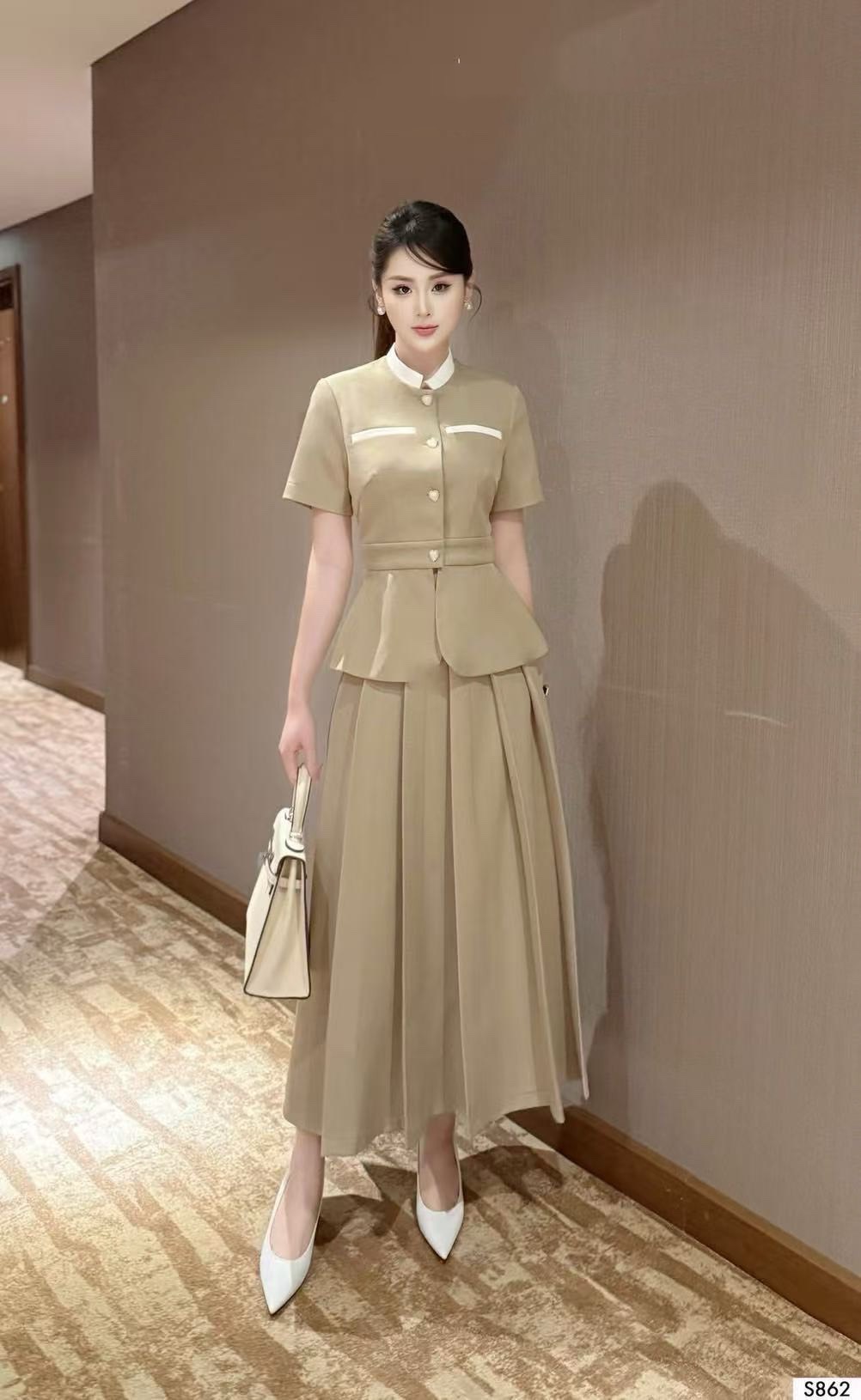 ชุดเซทแฟชั่น ชุดเซต2ชิ้น สีครีมเสื้อแขนสั้นดีเทลคอจีน แต่งขลิบสีขาวที่คอและช่วงอก