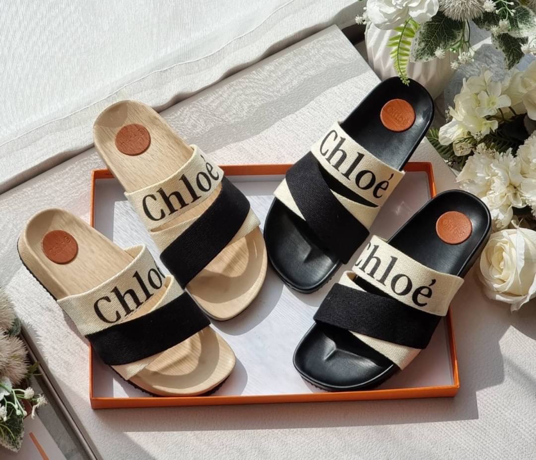 งานเข้าใหม่ พร้อมส่ง แบบมาใหม่รองเท้าแตะทรงสวมงานChloe’ หน้าไขว้สลับสี แบบขายดี พื้นปั้มแบรนด์