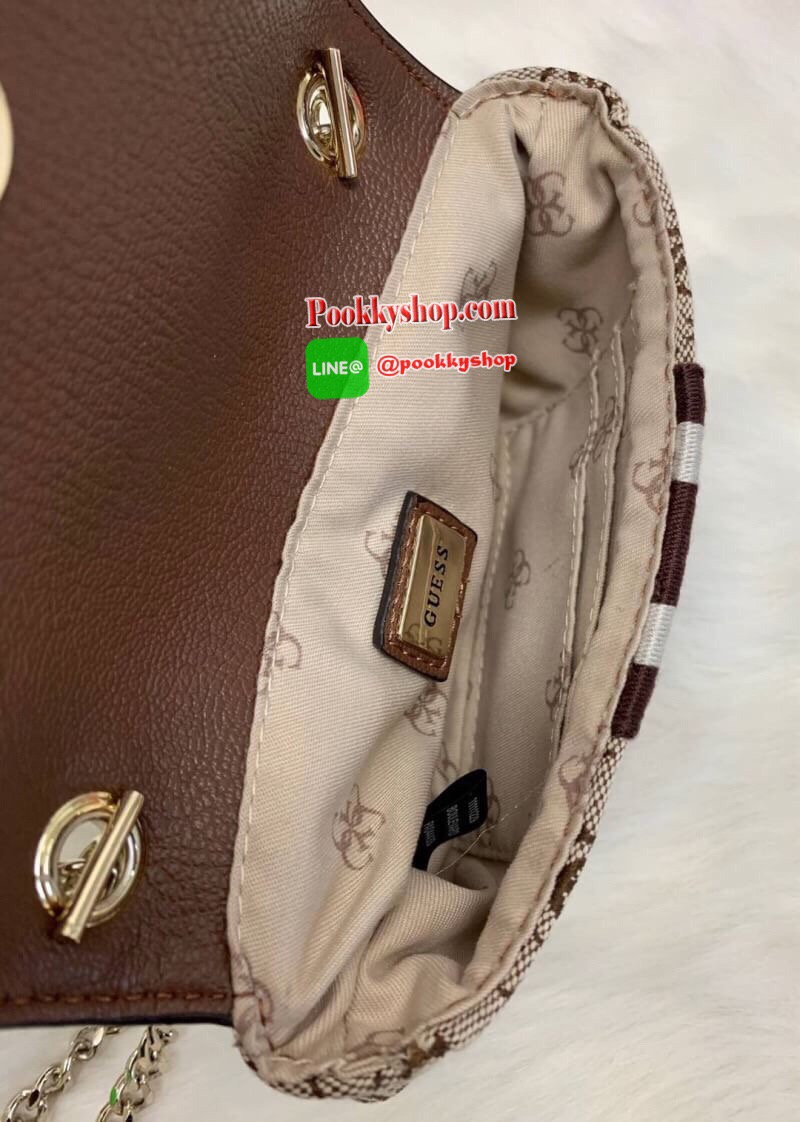 New arrival Recommended !! GUESS VINTAGE MINI CROSSBODY BAG รุ่นแนะนำ ห้ามพลาดค่ะ!! กระเป๋าสะพายครอสบอดี้ร์//สะพายข้าง ขนาดกระทัดรัด ✔️สีดำ//น้ำตาล//ส้มโอโรส วัสดุผ้าแคนวาส ทอลายแบรนด์ทั้งใบ ✔️สีฟ้ายีนส์เดนิมฟอก ทอลายแบรนด์ทั้งใบ ด้านหน้ามีอ