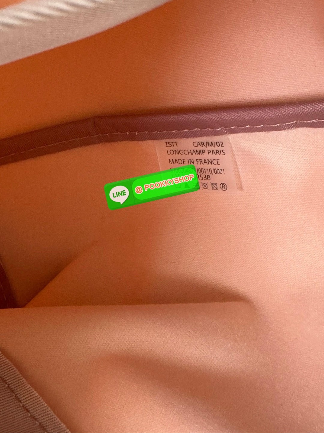 Longchamp LE PLIAGE ENERGY S HANDBAG LE PLIAGE รีไซเคิล ECONYLสไตล์สปอร์ต ทันสมัย และใช้งานได้จริง น้ําหนักเบา กระเป๋าใบนี้เป็นเครื่องประดับที่มีเสน่ห์ในอุดมคติที่จะติดตามคุณในทุกกิจกรรมยามเย็นของคุณ มาพร้อมกับสายสะพายไหล่ปรับได้ สามารถพกพาได้ ทั้งแบบถือแ