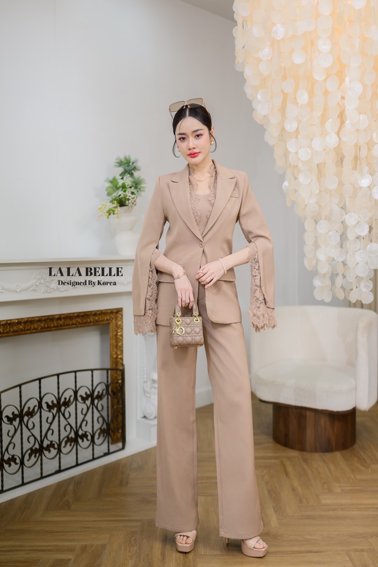 ชุดเซทแฟชั่น เซต 3 ชิ้นผ้าสูทอัดกาวอย่างดีผ้าดีทรงสวย เสื้อครอปสายเดี่ยว เสื้อสูทคอปกแขนยาว เกงขายาว