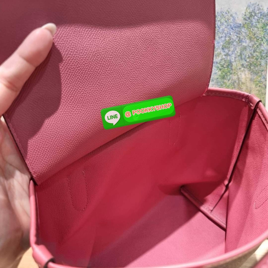 COACH CN183 MINI CITY TOTE IN SIGNATURE CANVAS WITH HORSE AND SLEIGH 🔆 Details รุ่นขายดี กับดีไซน์ใหม่ต้อนรับเทศกาลคริสต์มาสและปีใหม่ กระเป๋าทรงโท้ท ไซส์มินิ น่ารักน่าใช้แบบสุดๆ กะทัดรัด พกพาสะดวก ภายในโล่งกว้าง