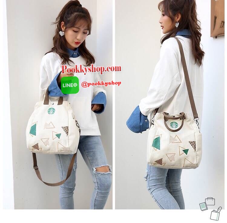 ReStock! พร้อมส่งอีกครั้งตามคำเรียกร้องค่ะ STARBUCKS COOLER BAG กระเป๋าถือหรือสะพายอเนกประสงค์ Limited Edition จาก STARBUCKS วัสดุ Canvas เนื้อหนาอยู่ทรงสวยแม้ไม่ใส่ของใบใหญ่กำลังดีน้ำหนักเบามาพร้อมหูหิ้วและสายสะพายยาวถอดได้เลื่อนปรับได้ เปิดปิดด้วยกระดุม