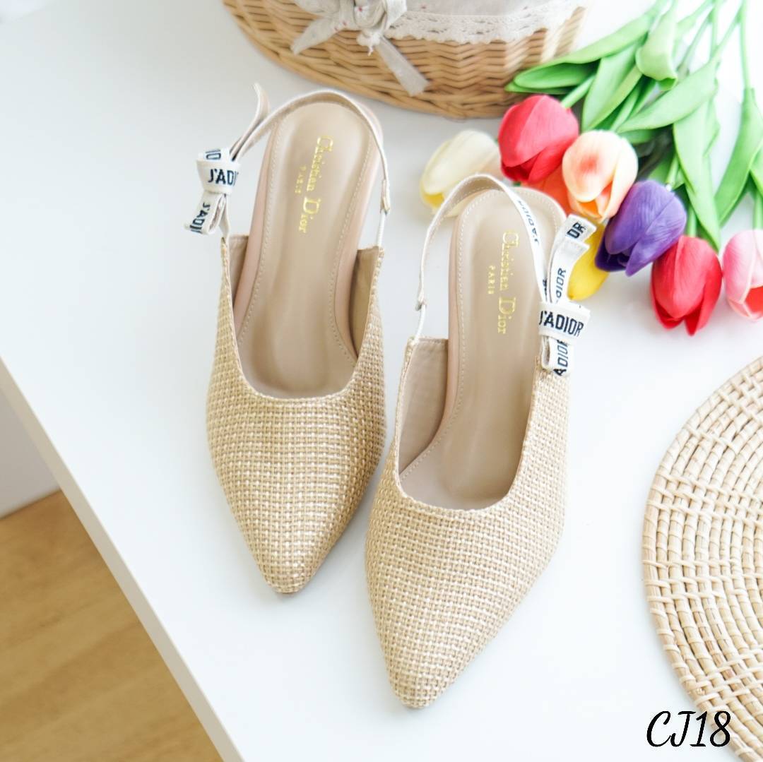 พร้อมส่ง แบบมาใหม่ งานชนช้อปเลย รองเท้าคัทชูส้นสูง3นิ้ว ทรงหัวแหลม งานรัดส้นหลัง ตามต้นฉบับแบรนด์ ตกแต่งด้วยโบว์ด้านข้าง งานทรงสวย เก็บหน้าเท้าดี งานนิ่ม ใส่สบายจ้า