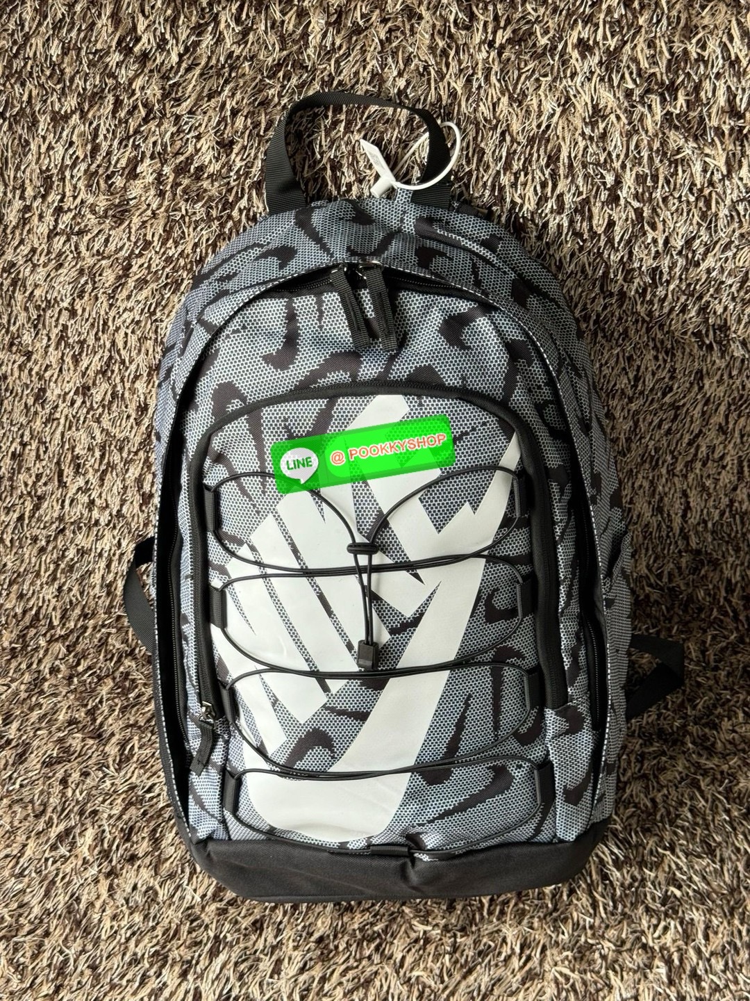 Nike HAYWARD 2.0 backpack BA5883 men กระเป๋าเป้ NIKE Hayward 2.0 ดีไซน์ชิคๆที่สะพายไปได้ทุกที่ พร้อมช่องใส่ของขนาดใหญ่จะใส่ของไปทำงานหรือเข้าเรียนก็ลงตัว วัสดุPolyester มีช่องใส่ของเปิด-ปิดด้วยซิปหลายช่องใช้งาน บุนุ่มที่สายสะพายและด้านหลังเพิ่มความสบาย ใช