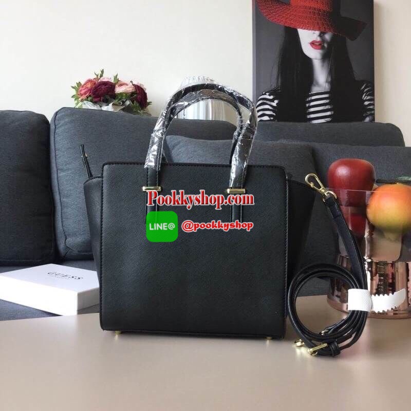 KATE SPADE NEW YORK CEDAR STREET HAYDEN BAG กระเป๋าถือหรือสะพายหนัง Saffiano สวยหรูอยู่ทรงสไตล์ PRADA ด้านหน้าประดับโลโก้แบรนด์สีทองสวยหรู ภายในโล่งกว้าง มีช่องซิปและช่องเล็กสำหรับใส่ของ จะใส่ ipad mini กระเป๋าสตางค์ใบยาวได้หมดค่ะ มีหมุดรองฐานกันรอย 4 มุม