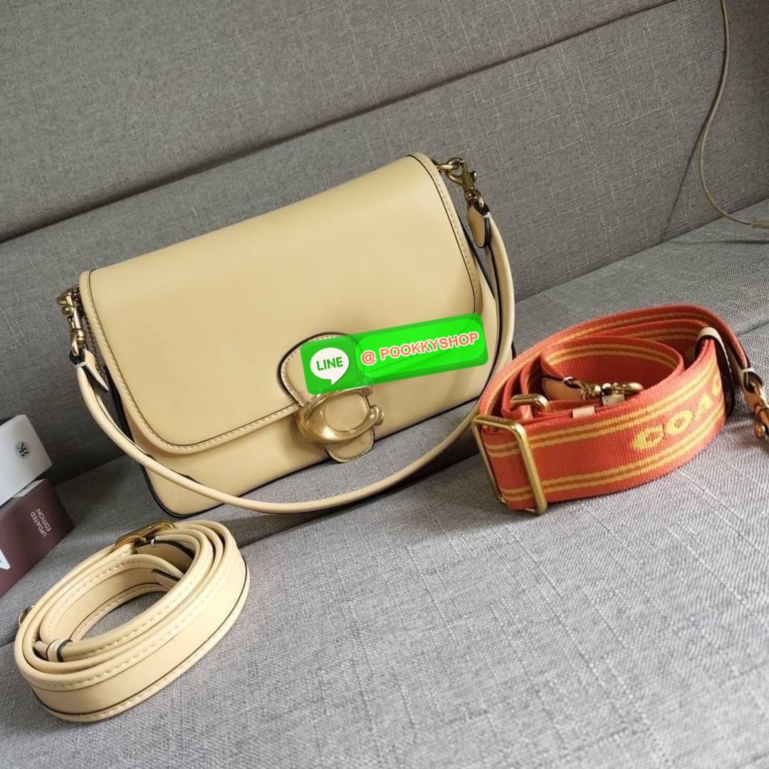 COACH SOFT TABBY SHOULDER BAG (COACH C9804) กระเป๋าข้างเรียบหรู ใบเดียวสะพายได้หลายสไตล์ มีสายสะพายให้ถึง 3 เส้น ปรับเปลี่ยนสไตล์ได้หลายลุควัสดุหนังแท้ทั้งใบ สัมผัสนิ่มมือ น้ำหนักเบา เปิดปิดแบบกระดุมแม่เหล็กเป็นอะไหล่โลโก้แบรนด์ตัวใหญ่ โดดเด่น ภายในกระเป๋