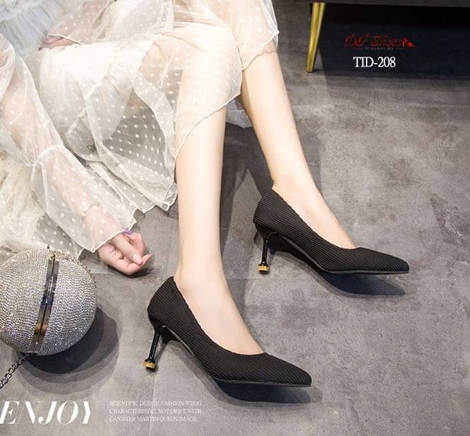 สินค้าพร้อมส่ง รองเท้าคัชชูส้นสูงหัวแหลมนำเข้า วัสดุผ้าร่อง ส้นเข็ม ใส่แล้วเท้าดูเรียวสวย คลาสสิค ใส่แมทง่ายทุกชุดทุกโอกาส