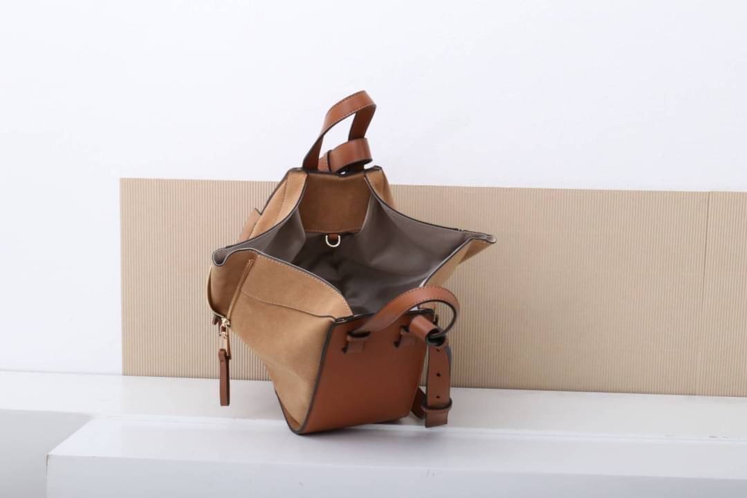 มาอีกรอบละจร้าาา Hammock รุ่นนี้ถามกันไม่เลิก เลยตั้งใจผลิตมาอีกครั้ง สวยๆทุกสี งายดีสวยเนี๊ยบทรงแป๊ะมาก พิเศษ..เลยจร้า แถมฟรี !! ตัวห้อยกุ้งน้อย เพิ่มความโดดเด่นขึ้นไปอีก ... งานนี้รับรองไม่ผิดหวัง ดีเทลรายละเอียดสวยมาก