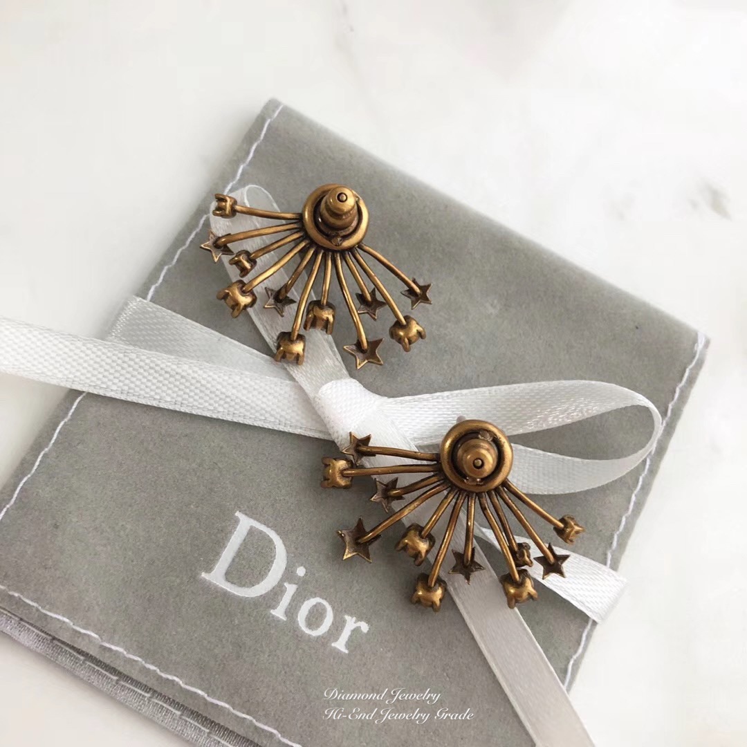 Super Hi-End Quality !!!!! ((เกรด 1:1 ดีที่สุดในท้องตลาด แสตมครบค่ะ)) Christian Dior Earrings **คอลเลคชั่น Autumn 2019 ใหม่ล่าสุดเลยคร่า** งาน 1:1 เหมือนในช็อปเป๊ะๆ ต่างหูดิออรุ่นใหม่ ล่าสุดชนช็อป ดีไซน์สวยมากๆค่ะ ประดับอะไหล่ทองแอนทีคอย่างดี งานสวยไร้ที่