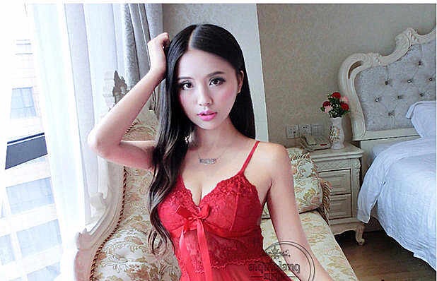 สายเดี่ยว เซ็กซี่ สีแดงไวน์ แหวกขา สีด้าน สวย เก๋ เซ็กซี่ แบบมีระดับมากๆคะ เนื้อผ้าดีมาก มีน้ำหนัก ทิ้งตัว +G string เข้าชุดคะ