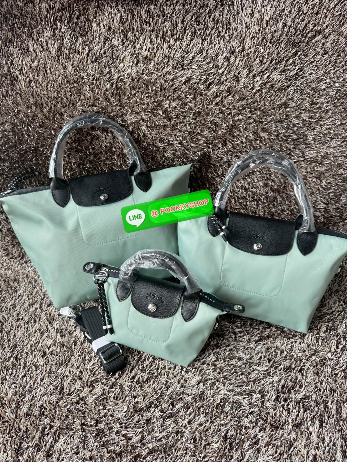 Large 💕Longchamp LE PLIAGE ENERGY L HANDBAG LE PLIAGE รีไซเคิล ECONYLสไตล์สปอร์ต ทันสมัย และใช้งานได้จริง น้ําหนักเบา กระเป๋าใบนี้เป็นเครื่องประดับที่มีเสน่ห์ในอุดมคติที่จะติดตามคุณในทุกกิจกรรมยามเย็นของคุณ มาพร้อมกับสายสะพายไหล่ปรับได้ สามารถพกพา
