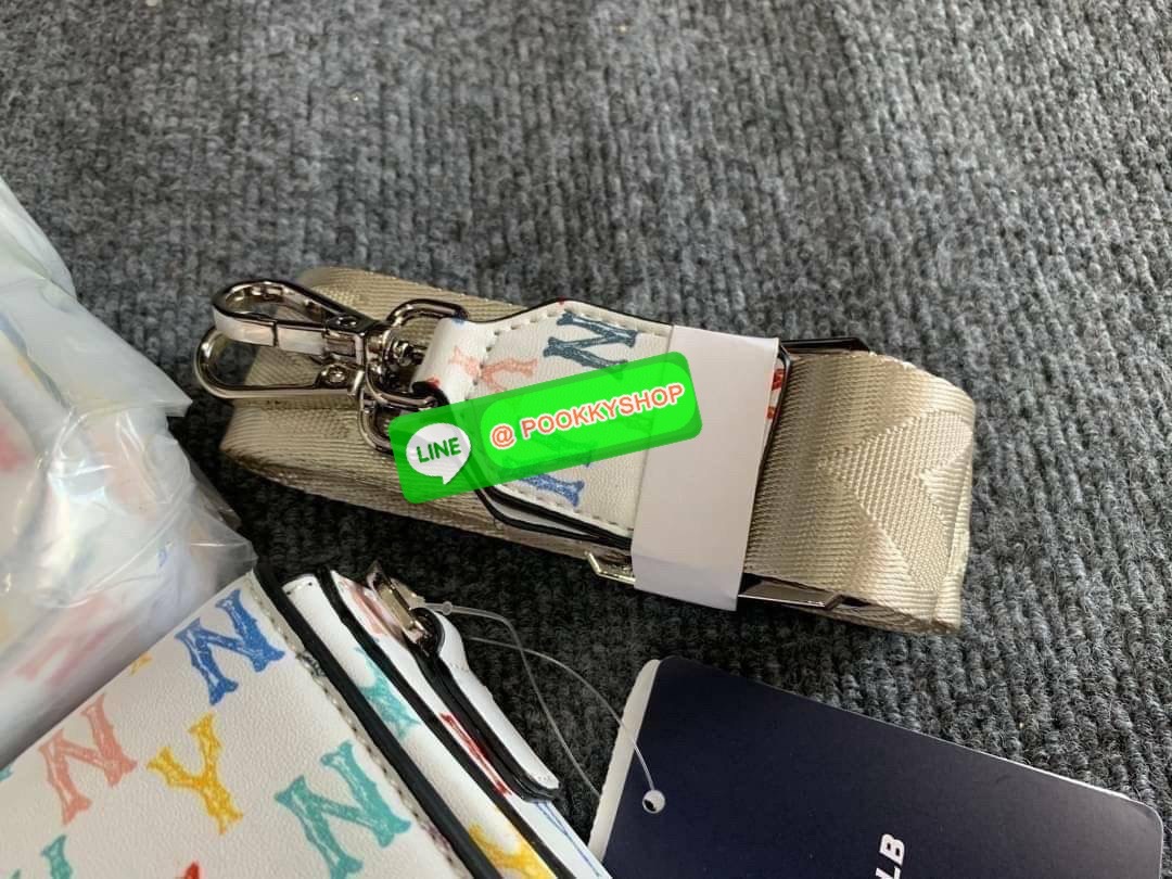 🔥รอบนี้ราคาดีกว่าเดิม🔥พร้อมส่งรอบนี้ราคาดีสุดๆในไอจี3000+‼️ 🎉MLB NY แท้💯 กระเป๋าสะพายข้าง ทรงสวยดีเทลเก๋ โลโก้NYบนกระเป๋าเป็นสแตนเลสอย่างดี งานสวยมากๆค่ะ ลายเก๋สุดๆสายปรับได้ตามระดับค่ะรุ่นนี้ไม่มีไม่ได้แล้วน๊า ป้ายแท็กในตั