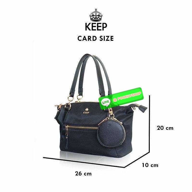 รุ่น KANNY with zipper รุ่นนี้พัฒนาต่อยอดมาจากรุ่น KANNY คอลเลคชั่นเดิมที่เป็นหนึ่งรุ่นที่ขายดีของทางแบรนด์เพราะเป็นกระเป๋าที่ฟังชั่นตอบโจทย์การใช้งานมากที่สุด 📍ตัวกระเป๋าน้ำหนักเบามาก 📍ทำจากไนล่อนนาโนกันน้ำ 📍ทำช่องแบ่งเก็บด้านใน ใ