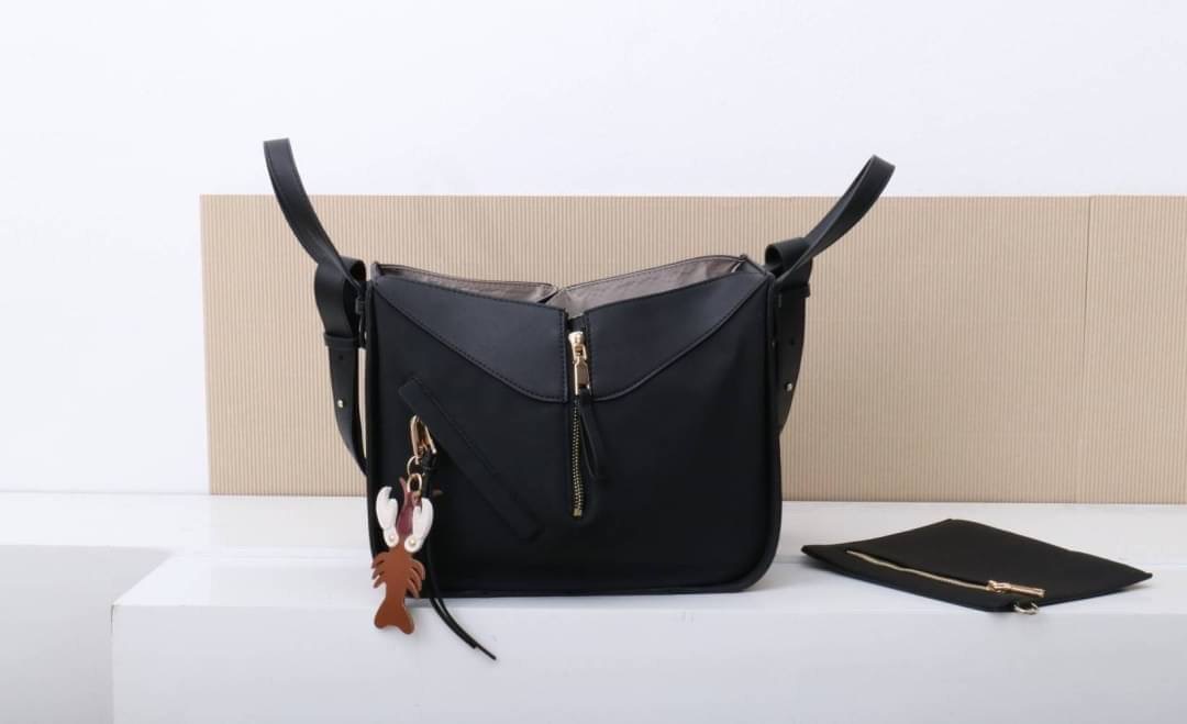 มาอีกรอบละจร้าาา Hammock รุ่นนี้ถามกันไม่เลิก เลยตั้งใจผลิตมาอีกครั้ง สวยๆทุกสี งายดีสวยเนี๊ยบทรงแป๊ะมาก พิเศษ..เลยจร้า แถมฟรี !! ตัวห้อยกุ้งน้อย เพิ่มความโดดเด่นขึ้นไปอีก ... งานนี้รับรองไม่ผิดหวัง ดีเทลรายละเอียดสวยมาก