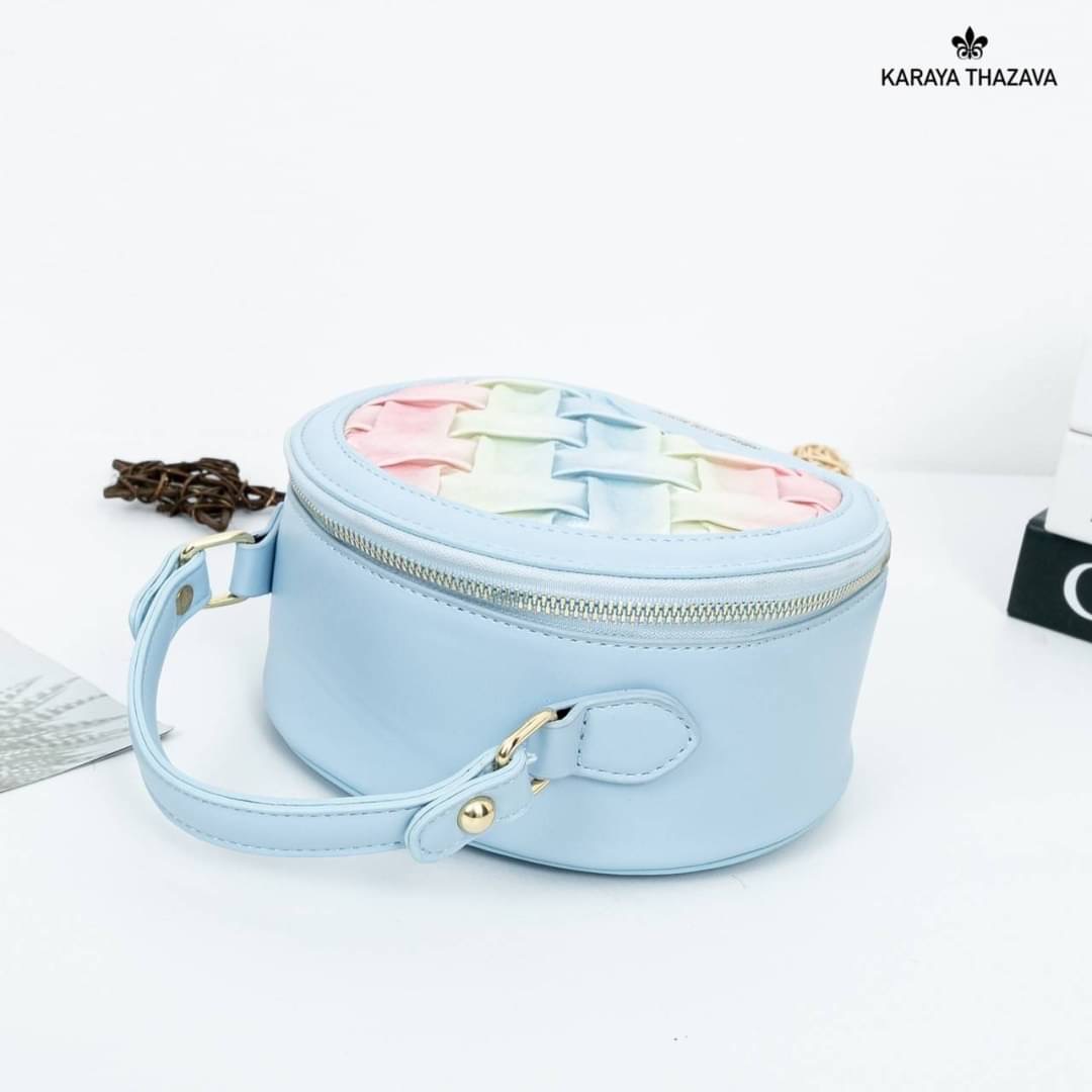 แบรนด์แท้ Karaya ทรงกลมน่ารัก สีสวย มี 2 ช่องใช้งาน ถือได้สะพายข้างได้ งานขายดีคะ ทรงสวยขนาดกำลังน่ารัก