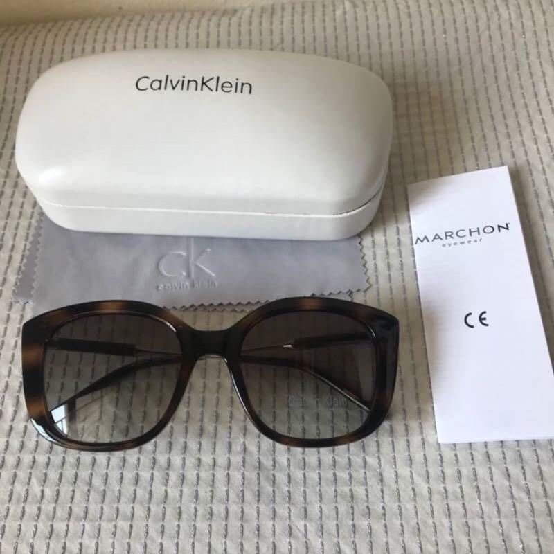 Calvin Klein CK3200S สวยมากๆ อุปกรณ์กล่องและผ้าเช็ดแว่น