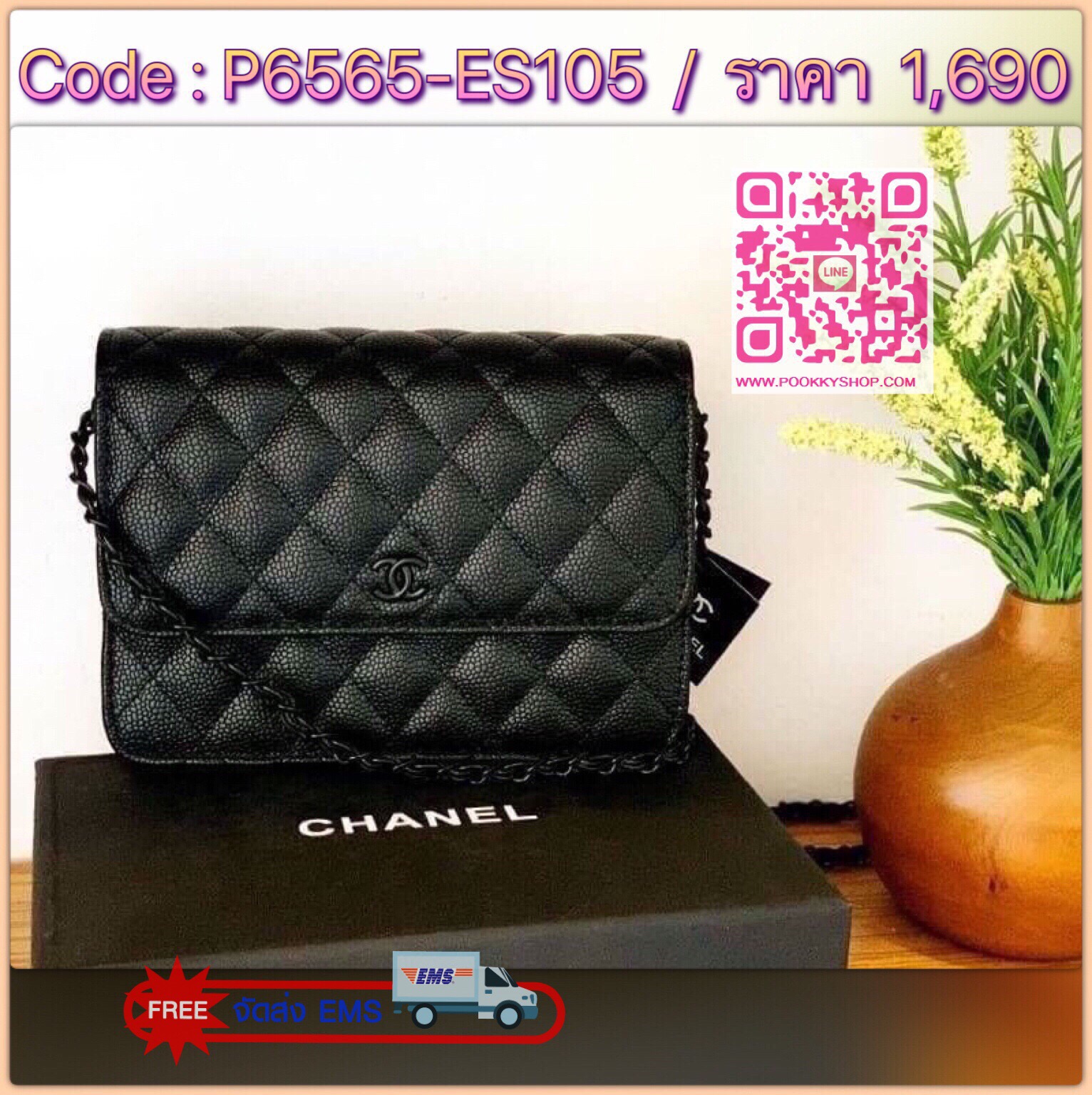Chanel รุ่น Limited edition วัสดุหนังลายคาเวียร์ เนื้อนุ่ม อยู่ทรงคุณภาพดีตามแบบฉบับของแบรนด์ ขนาดกำลังดี น้ำหนักเบา ด้านหน้ามีโลโก้แบรนด์อะไหล่หรู มีช่องใส่บัตร ใส่ของจุกจิก เปิดปิดด้วยฝาปิดกระดุม มีช่องในบัตร ได้หลายใบ ตัวจริงสวยมากๆถูกใจรีบจองนะคะ Prem