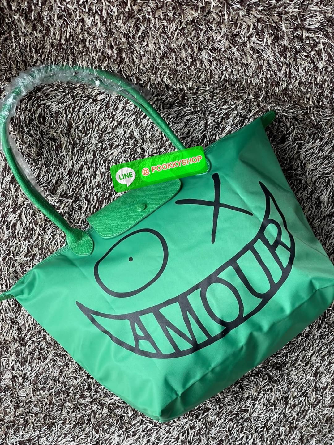 ð Longchamp x AndrÃĐ Le Pliage Large Shoulder Bag āļāļāļĨāđāļĨāļāļāļąāđāļāļŠāļļāļāļāļīāđāļĻāļĐāļāļēāļāļĨāļāļāļāļāļāļāđ âLongchamp & AndrÃĐâ āļāļĩāđāļĄāļĩāļĻāļīāļĨāļāļīāļāļāļĢāļēāļāļīāļāļĩāđāļāļ·āđāļāļāļąāļ āļāļąāļāđāļāļĢ āļāļēāđāļĢāļ§āļē (Mr. AndrÃĐ Saraiva) āđāļāđāļēāļāļāļāļāļēāđāļĢāļāđāļāļāļĢāđāļāļēāļĢāđāļāļđāļāļŠāļļāļāļĢāđāļēāđāļĢāļīāļāļāļĒāđāļēāļ âāļĄāļīāļŠāđāļāļāļĢāđāđāļ (Mr. A)â āļĄāļēāļĢāđāļ§āļĄāļāļāļāđāļāļāļāļĢāļ°āđāļāđāļēāļāļāļĨāđāļĨāļāļ