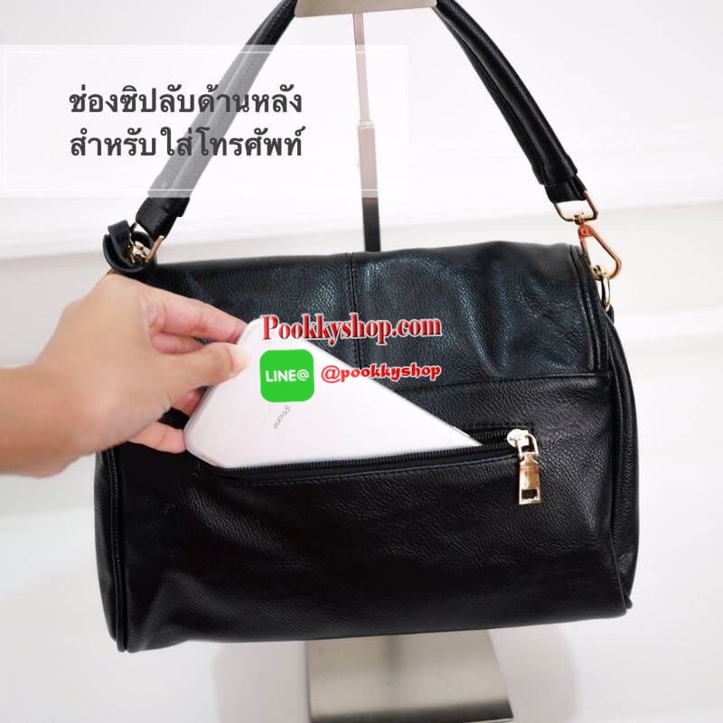LUXE อีกหนึ่งรุ่นที่ขายดีมากๆ กับช่องการใช้งานที่รับรองว่าถูกใจค่ะ Regular city bag มาพร้อมสายสะพาย 2 เส้น สายสั้นบุนุ่มไหล่ สะพายแล้วไม่ปวด สายยาวปรับระดับได้ มาพร้อมช่องใช้งานที่จัดระเบียบของอย่างดี หนังเป็นทรงตั้งได้