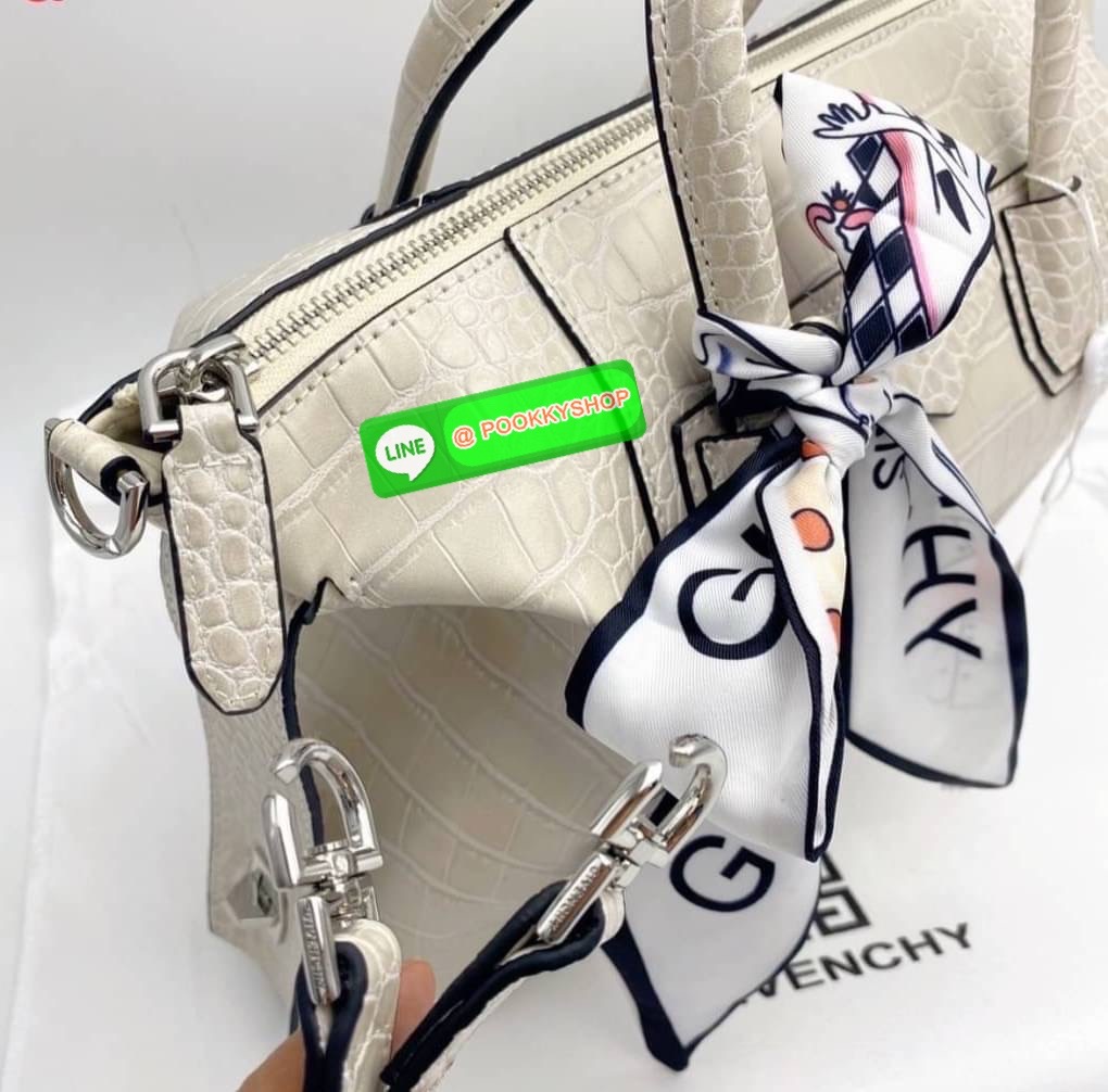 Givenchy Antigona bag 12” Givenchy Antigona small bag calf leather matte finish two rounded top handles gold-tone logo lettering adjustable detachable shoulder strap tonal stitching top zip fastening silver-tone hardware