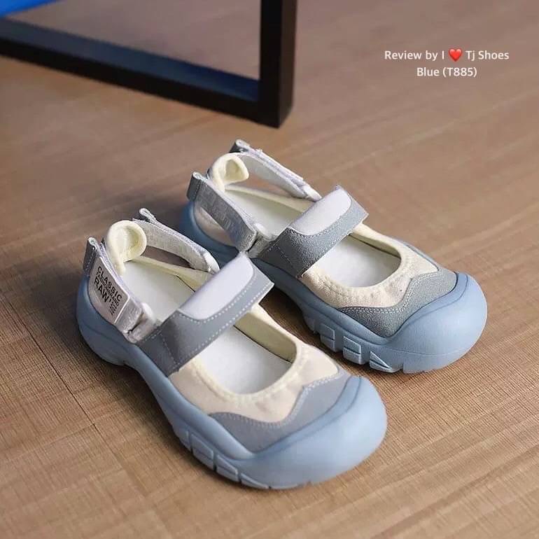 พร้อมส่งรองเท้านำเข้า ขายดีๆสุดๆ - รุ่นนี้นิ่มมากๆ สวมใส่ง่าย - มีรูระช่วยบายอากาศทำให้เท้าไม่อับ - ใส่นุ่มเดินทั้งวันได้สบายมากๆ - สายด้านหลังสามารถถอดออกได้ ใส่ได้2แบบ - น้ำหนักเบา แมทได้กับทุกชุด