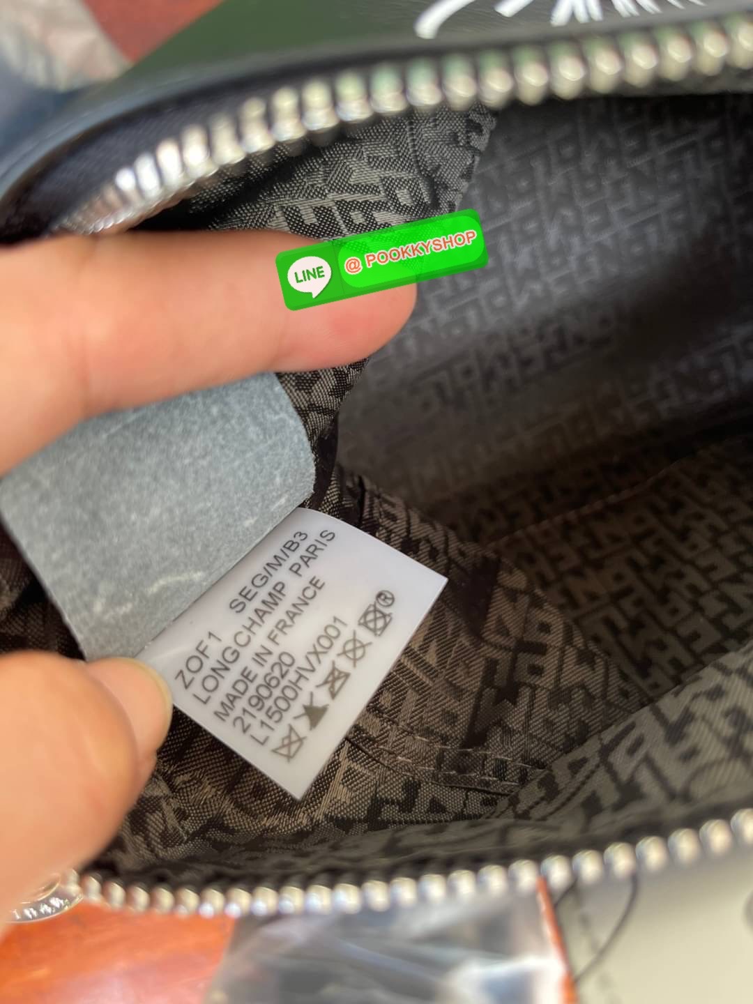 Longchamp Year of OX LE PLIAGE CUIR TOP HANDLE BAG XS Celebrate 2021! ต้อนรับปีวัวด้วยคอลเล็คชั่นพิเศษ วัสดุหนังเมทิส (Metis) หรือหนังแกะเนื้อนุ่มมาพร้อมหูจับขนาดสั้นเหมาะถนัดมือ กระเป๋าทรงไอคอนนิกพร้อมลวดลาย animation สุดน่ารักตรงยุคสมัย เอาใจผู้ที่ชื่นช