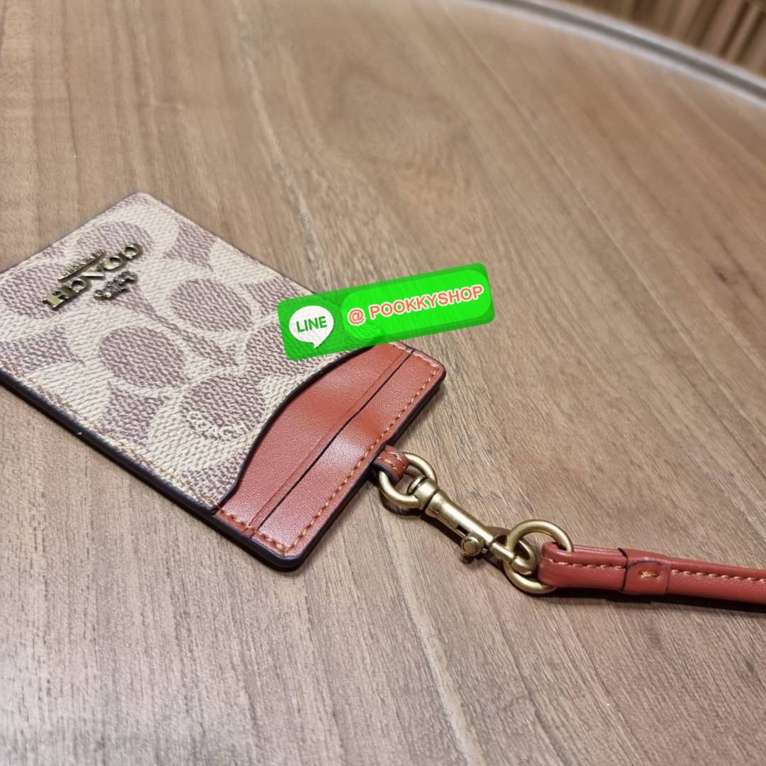 กระเป๋าใส่บัตรคล้องคอ Coach card holder ราคาพิเศษสุดๆ!!! ของหายาก!! ง่ายๆแบบไม่ธรรมดา!! คลาสสิคแต่มีดีเทลโดดเด่น!! กระเป๋าถนอมบัตร พร้อมสายคล้องคอ ดีไซน์ลวดลายสวย ดูดีทุกแบบ ใช้งานง่าย พกพาสะดวก จะใส่บัตรพนักงาน บัตรเครดิต บัตรปชช. ใบขับขี่ และบัตรอื่นๆที