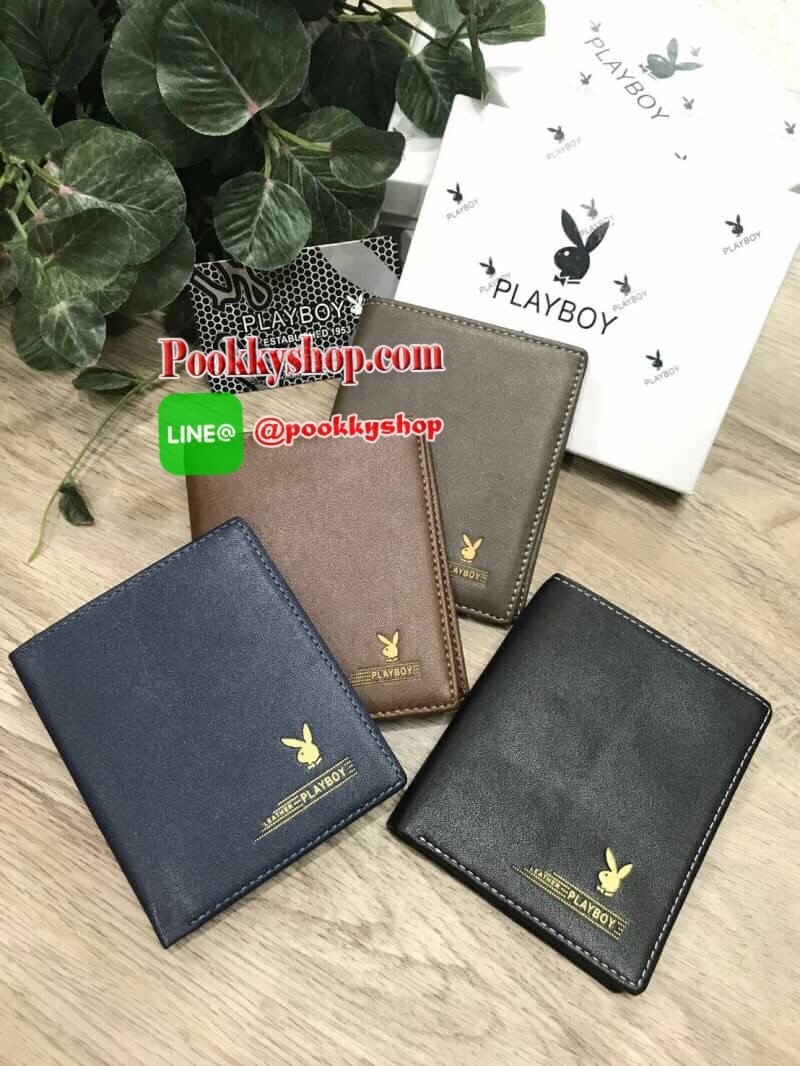พร้อมส่ง4สี Must Have! PLAYBOY SHORT WALLET กระเป๋าสตางค์สั้นพับ2ตอน Limited Edition จาก Playboy วัสดุหนังแกะสังเคราะห์แบบนิ่ม ด้านหน้าและด้านในปั้มโลโก้แบรนด์ ขนาดกำลังดีไม่หนาพกพาสะดวกค่ะ ภายในมีทั้งช่องใส่รูป ใส่บัตร ช่องใส่ธนบัตร ซับในลาย Playboy ล๊อต