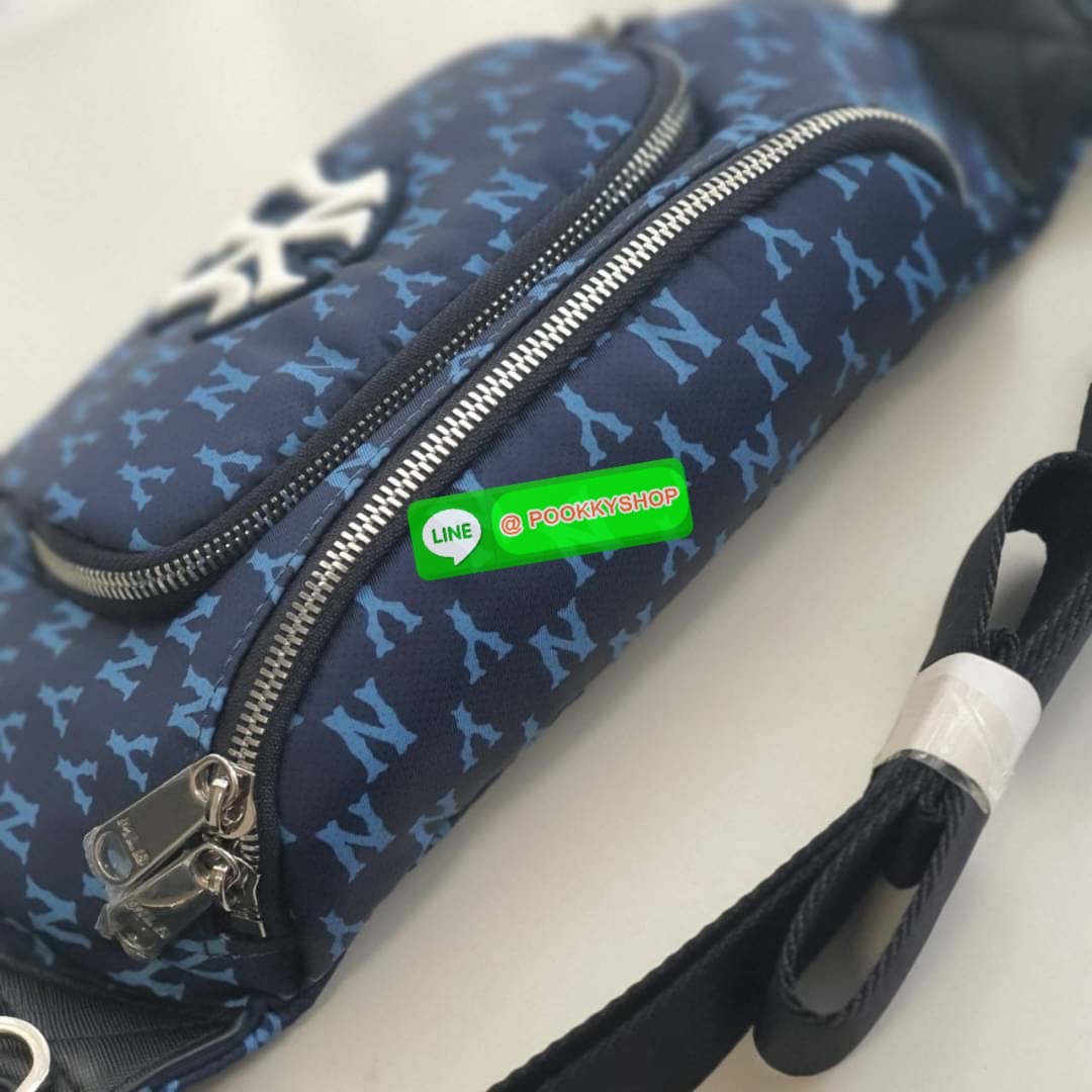 New collection!!! MLB MONOGRAM HIP SACK NEW YORK YANKEES กระเป๋าทรงคาดอก คาดเอว สะพายไหล่ จากแบรนด์ดัง MLB เป็นรุ่นยอดฮิต อีกคอลเลคชั่นที่ขายดี วัสดุ ผ้า NYLON กันน้ำ ด้านหน้าปักโลโก้แบรนด์ อะไหล่แบรนด์ ด้านใน มีช่องซิปแยก 1 ช่อง และ ช่องหลักใหญ่ 1 ช่อง ม