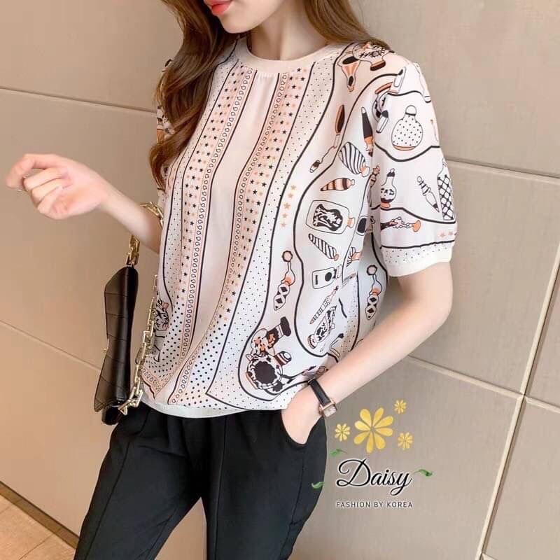 สินค้าพร้อมส่ง เสื้อคอกลมแขนสั้น ผ้าจอเจียร์ลื่นๆพิมพ์ลายแบบสวย ผ้าใส่สบายมาก แบบใส่แมทช์ง่ายค่ะ งานดีค่ะ