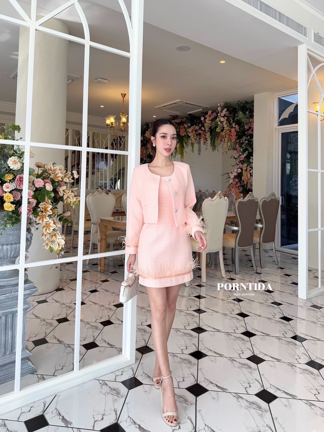ชุดเซทแฟชั่น ชุดเดรส2ชิ้นผ้าทวีต งานเดรสชมพู มีเสื้อคลุมให้กระดุมเสื้อคลุมด้านหน้ากระดุมเพชร