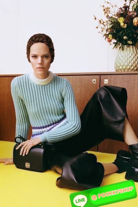 *small ðLOEWE Goya anagram small leather shoulder bag āļĄāļēāļāļģāļāļ§āļēāļĄāļĢāļđāđāļāļąāļāļāļļāļāļāļĩāđāļāļĨāļāļāļ āļāļĢāļ°āđāļāđāļē GOYA āđāļāđāļāđāļĄāđāļāđāļŦāļĄāđāļĨāđāļēāļŠāļļāļāļāļēāļ Loewe āļāđāļ§āļĒāļĢāļđāļāļāļĢāļāļāļĨāđāļāļāļāļąāļāļāļĨāļēāļŠāļŠāļīāļāļāļĩāđāļĄāļēāļāļĢāđāļāļĄāļĢāļēāļĒāļĨāļ°āđāļāļĩāļĒāļāļāļąāļāļāđāļēāļāđāļāļŦāļē āļāđāļ§āļĒāļĢāļđāļāļāļĢāļāļāđāļāļāļŠāļļāļāļāļĨāļēāļŠāļŠāļīāļ āļāļĢāđāļāļĄāđāļāļĢāļāļŠāļĢāđāļēāļāļāļĩāđāļāļ°āļāļąāļāļĢāļąāļāđāļāļĩāđāļĒāļĄāđāļāļāđāļ§āļĒāļŠāđāļāđāļŦāđāļ