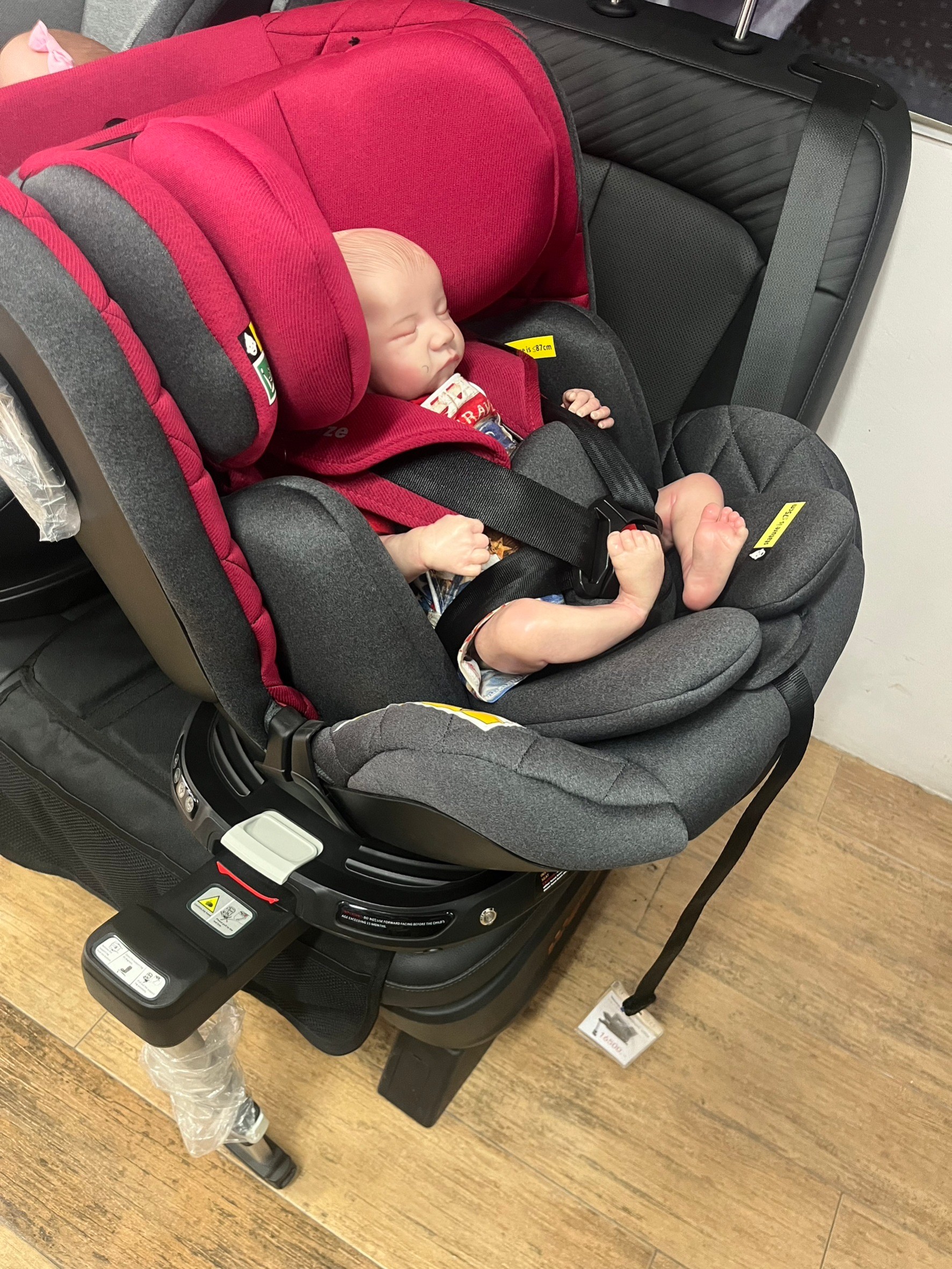 Welldon รุ่น SMART TURN Ultra (แรกเกิด - 7 ปี) i-size หมุนได้ 360 องศา ระบบ Safety แบบ Digital