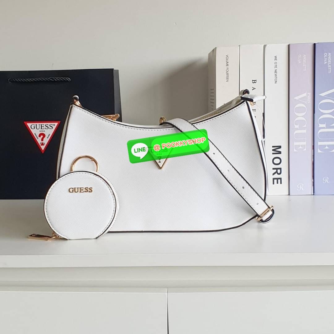 รุ่นใหม่ล่าสุด! GUESS ALEXIE TOP ZIP SHOULDER BAG กระเป๋าทรงยอดฮิต ซื้อ1ได้ถึง2ไอเท็ม วัสดุตัวหนังลาย SAFFIANO สวยหรู เปิดปิดด้วยซิปยาว ด้านในใส่กระเป๋าสตางค์ยาว มือถือได้ทุกรุ่น พร้อมช่องซิปและช่องใส่บัตรแยกให้ เพิ่มความน่ารักด้วย กระเป๋าใส่เหรียญใบเล็กท