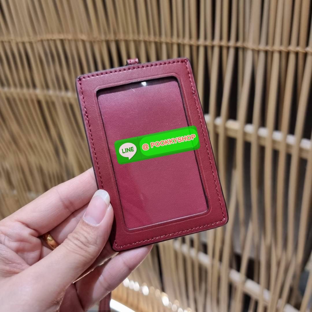 กระเป๋าใส่บัตรคล้องคอ Coach card holder ราคาพิเศษสุดๆ!!! ของหายาก!! ง่ายๆแบบไม่ธรรมดา!! คลาสสิคแต่มีดีเทลโดดเด่น!! กระเป๋าถนอมบัตร พร้อมสายคล้องคอ ดีไซน์ลวดลายสวย ดูดีทุกแบบ ใช้งานง่าย พกพาสะดวก จะใส่บัตรพนักงาน บัตรเครดิต บัตรปชช. ใบขับขี่ และบัตรอื่นๆที