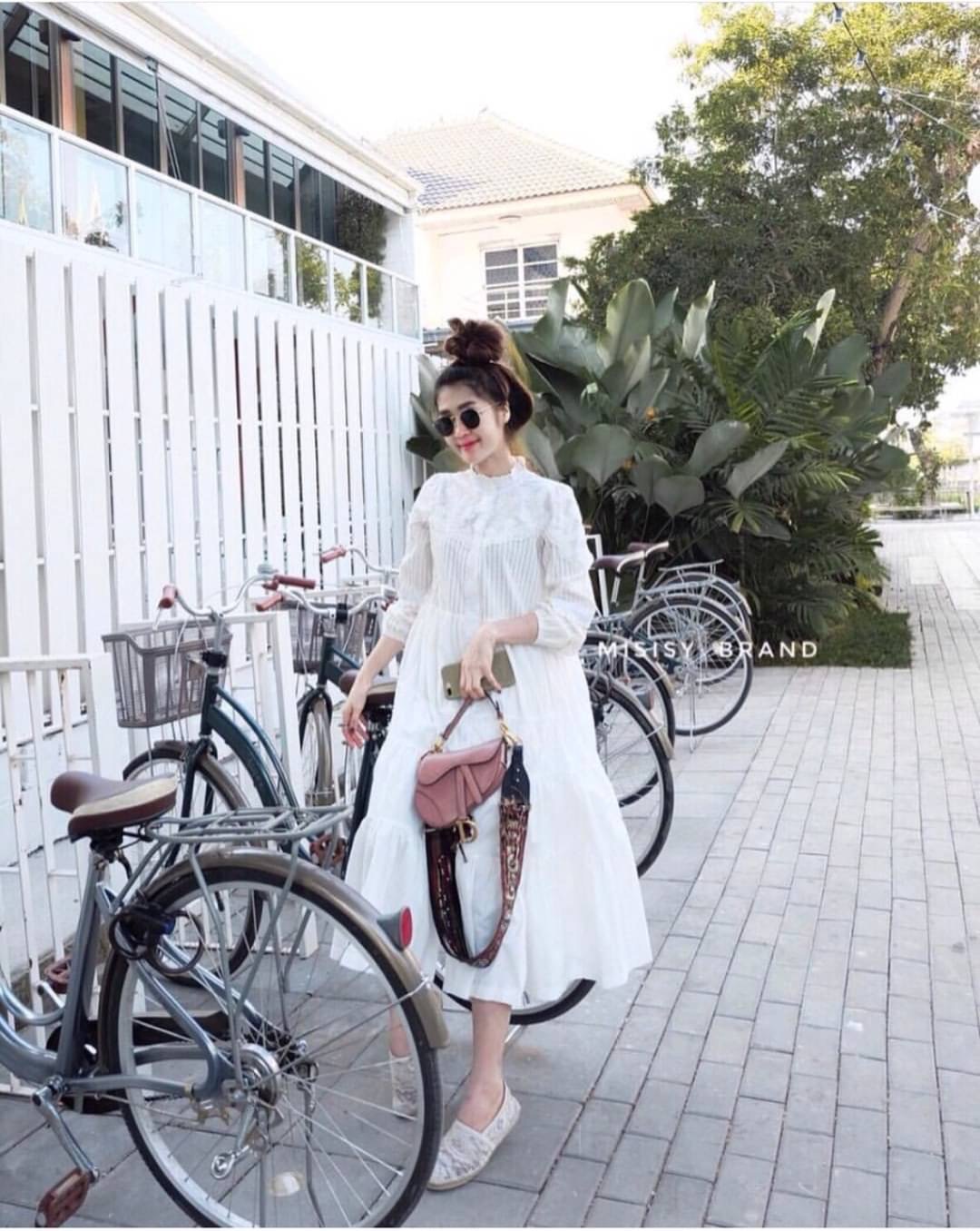 💗CHERISH COLLECTION 💗 มินิเดรสลูกไม้แขนยาวสไตล์สาวเกาหลี เนื้อผ้าคอตตอนอย่างดี ซับในทั้งชุด กระดุมแกะได้จริง ใส่ทรงปล่อยก็น่ารัก หรือ ผูกโบว์ที่เอวโชว์หุ่นสวยๆก็ดูดี เนื้อผ้าดีเกินราคา CF ด่วนๆเลยคร่าาา