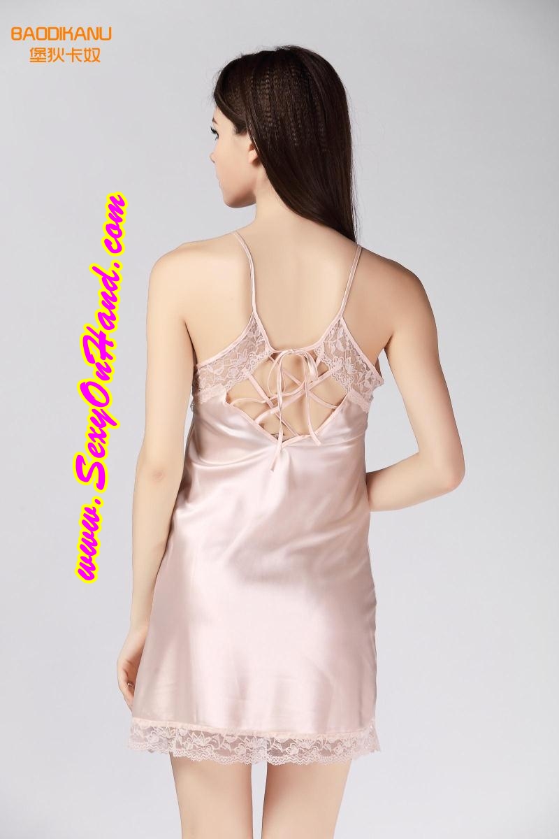 ชุดนอนผ้าไหม ชุดนอน ไหมแท้ เกรด AAA สีแชมเปญ ไสตล์คุณหนูหรูๆ ด้านหลังแต่งเชือก เซ็กซี่แบบมีระดับมากๆเลยคะ