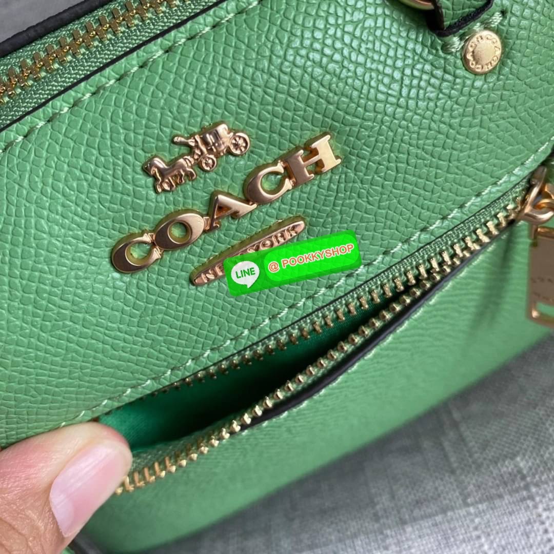 Coach Mini Gallery Crossbody With Stripe Heart Print (coach ca793) กระเป๋าสะพายข้าง เทรนรุ่นเล็กมาแรงวัสดุหนังแท้ทั้งใบ เปิดปิดด้วยซิป มีช่องใส่บัตรเครดิต 2 ช่อง ซับในผ้า สายสะพายถอดได้ สามารถสะพายข้างหรือสะพายไหล่ได้
