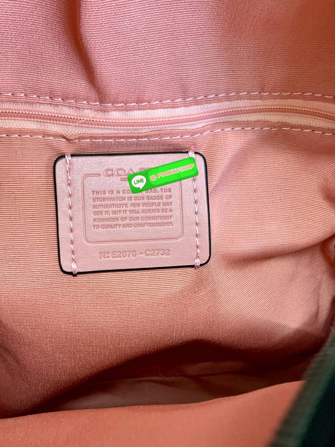 COACH JORDYN BACKPACK ((C2732//76623)) 🌹🌹ไม่มียังไงไหว ต้องบอกว่าน้องสวยมากๆค่า! กระเป๋าสะพายหลังแบบมีหูหิ้ว หนังแแท้ ลายหนังสวยน่าใช้มากค่ะ ด้านหน้ามีช่องซิปใส่มือถือหรือของจุกจิกลงไปได้ค่ะ เปิด-ปิดกระเป๋าแบบซิปคู่ห้อยหนัง ภายในกว้างใส่สั