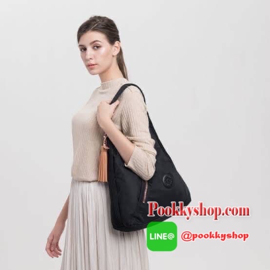 Kipling OLINA Medium Tote Bag Rose Bag คอลเลคชั่นใหม่จาก Paka Premium กระเป๋าถือหรือคล้องบ่าขนาดกลาง วัสดุ Polyester100% อะไหล่สีRose goldทั้งหมดรวมถึงเจ้าพวงกุญแจmonkeyและพู่หนังrubber เพิ่มความหรูหรา คอลเลคชั่นนี้เน้นความกว้างใส่ของได้อย่างจุใจ และยังมี