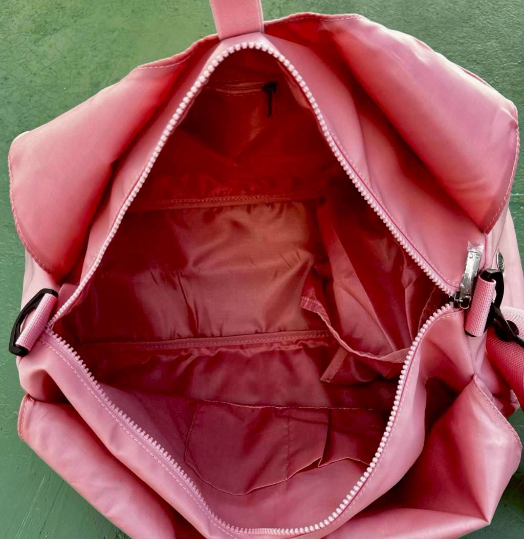 Alo Sport Bag กระเป๋าเดินทาง น้ำหนักเบา สายออกกำลังกายหรือเดินทางแนะนำเลยค่าา มีช่องใส่ของของ ใส่รองเท้าได้ เกร๋สุดๆ