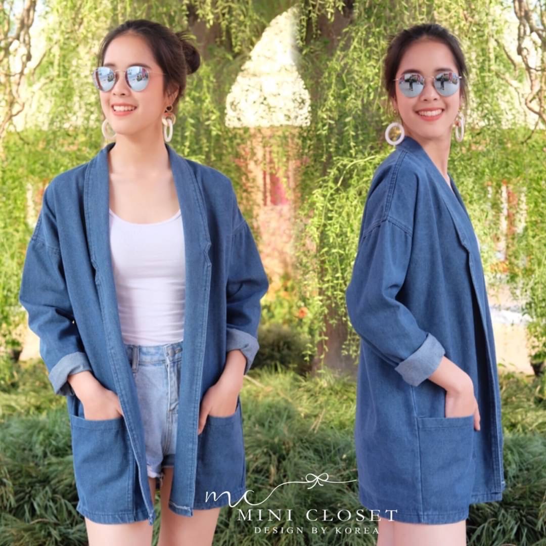 👾Lady Denim Blazer👾 รุ่นนี้ที่ต้องมี เสื้อคลุมยีนส์แพตเทิ้นสวย ใส่คลุมกันแดด กันหนาว ใส่ขึ้นเครื่อง เดินทาง ได้หม๊ดด ความยาวคลุมสะโพก เริ่ด