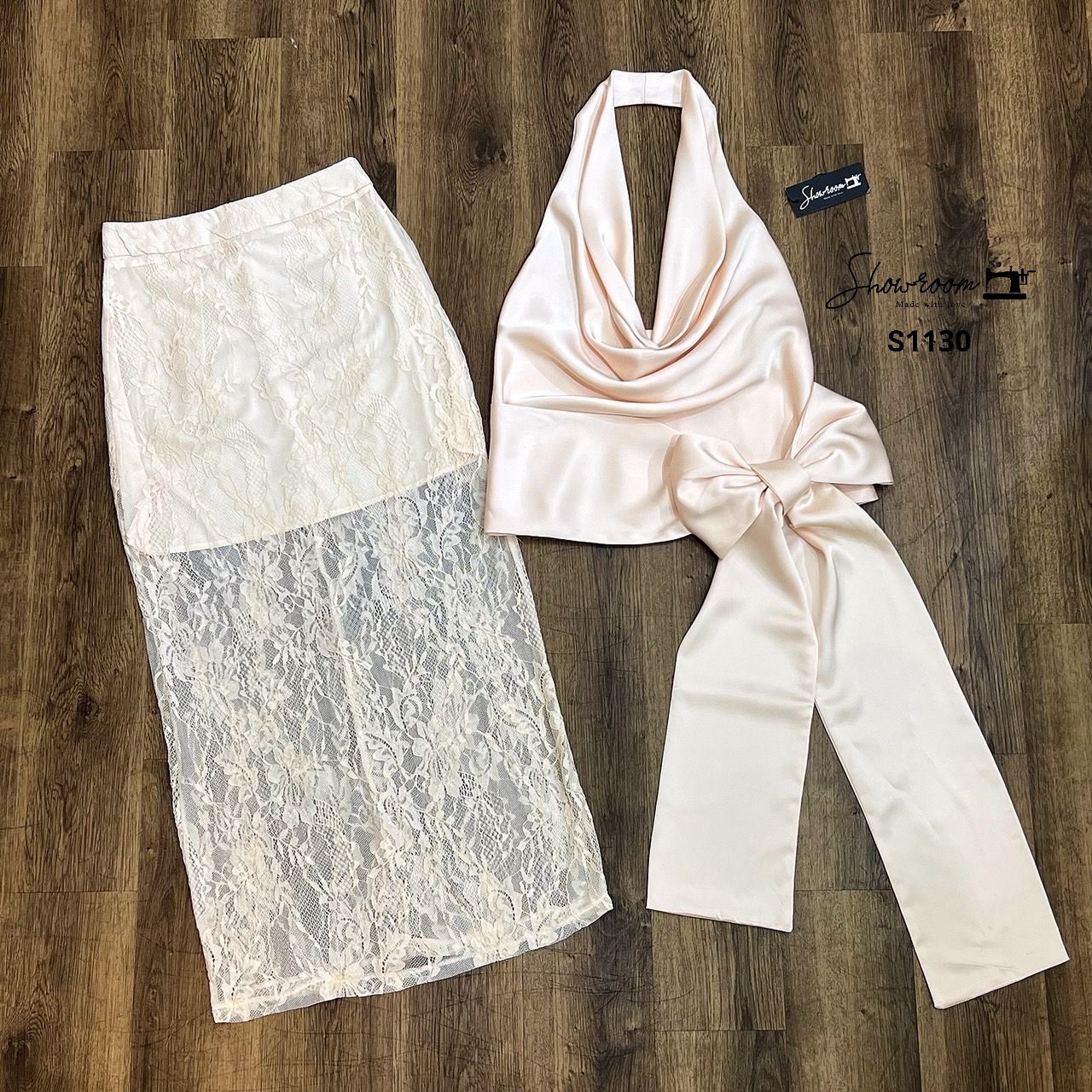 ชุดเซทแฟชั่น เซ็ตเสื้อคอถ่วงชายผูกเอว มาพร้อมกระโปรงลูกไม้ซีทรูทรงเข้ารูป