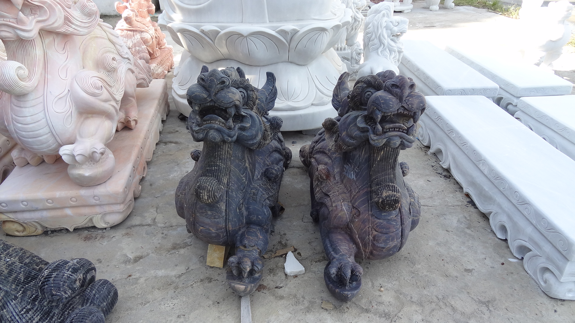 ปี่เซี๊ยะหินอ่อนแกะสลัก ยาว85เซนติเมตร สีดำ