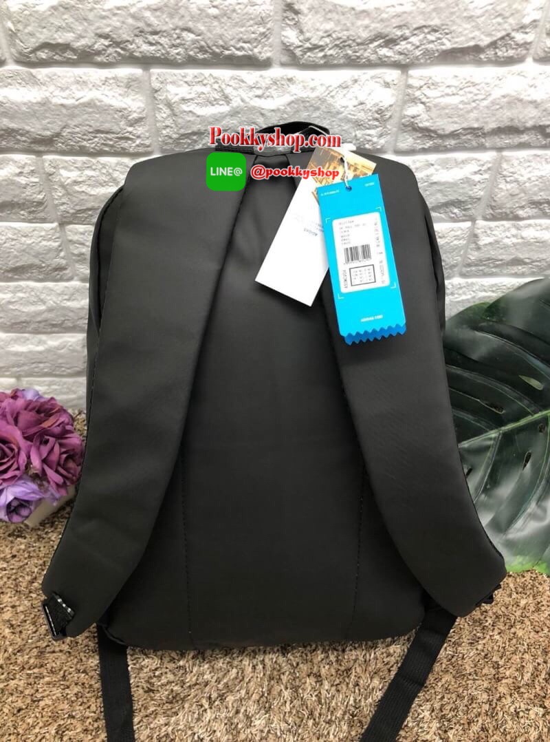 New arrival ! Adidas original 3D backpack พร้อมส่งค่ะ!! กระเป๋าสะพายหลัง รุ่นนี้ใช้ได้ทั้งชายหญิง วัสดุเนื้อ matte สุดฮิต น้ำหนักเบาค่ะ ด้านหน้ามีโลโก้แบรนด์ เปิดปิดกระเป๋าแบบซิปคู่ ภายในโล่ง กว้าง ใส่ของจุมากๆค่ะ มีช่องซิปและช่องเล็กให้ใส่ของจุกจิกค่ะ สา