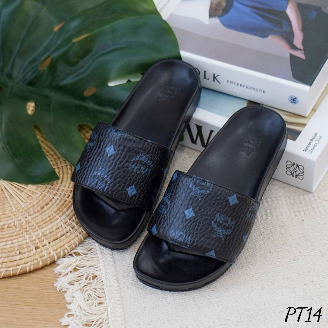 พร้อมส่ง งาน m cm สวยมาก พื้นรองเท้าเพื่อสุขภาพ รองรับน้ำหนักได้ดี ตัวสวมทำจากหนังPuแท้ นิ่ม สกรีน ลายชัดๆ ด้านในเสริมนวมนิ่ม ซับกำมะหยี่อีกชั้น พื้นมีกันลื่นในตัว ราคาเบาๆ คุณภาพ คุ้มมากๆ ใส่สวยมาก สาวหน้าเท้ากว้าง ใส่ได้ค๊า